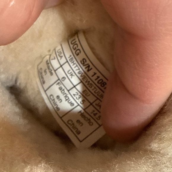 Toddler Ugg Boots - Picture 5 of 5